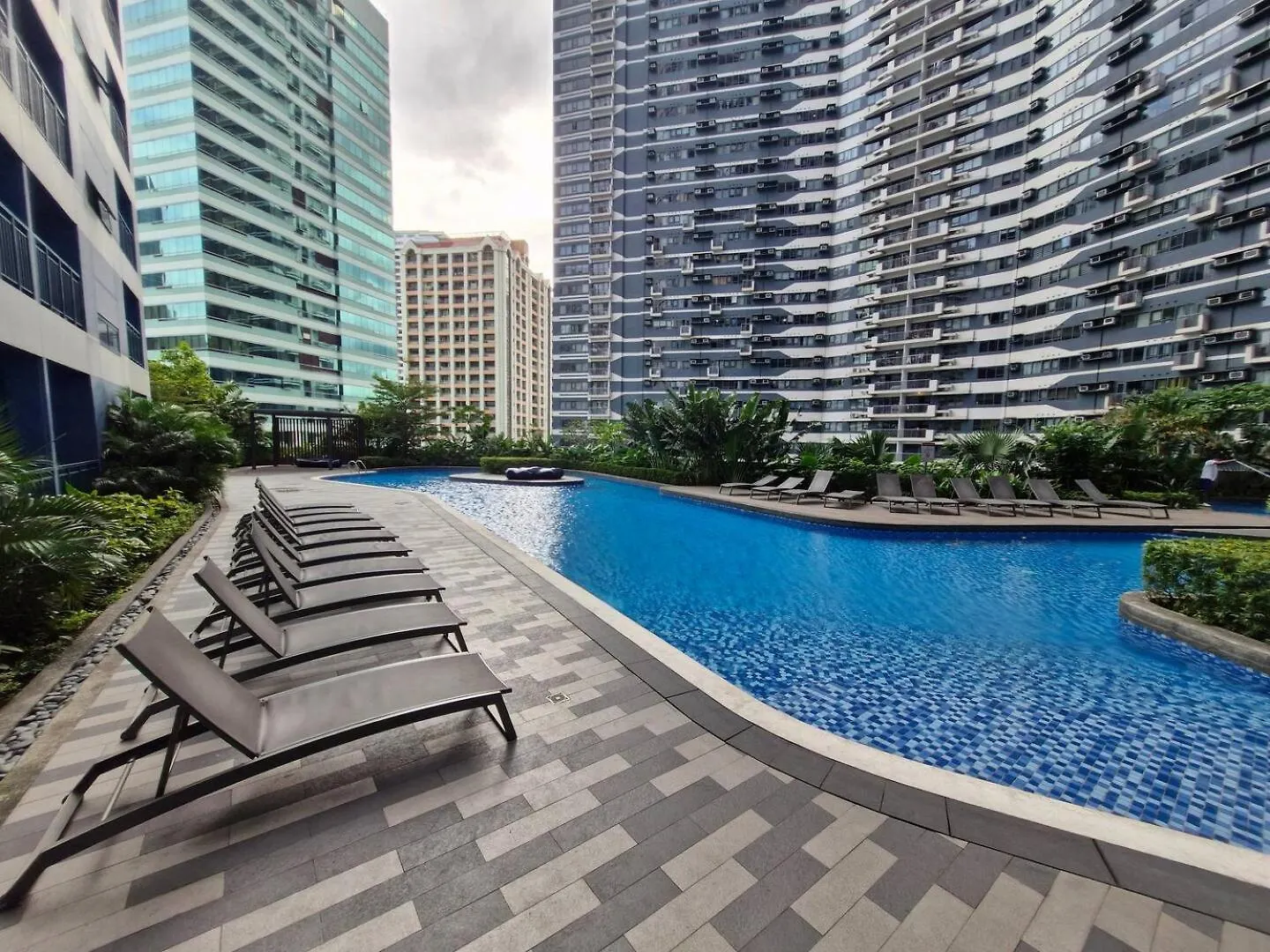 Apartment Air Residences Luxury Condo With Balcony Netflix Wifi Manila